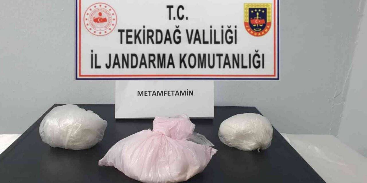 İstanbul’dan getirdikleri uyuşturucuyu Tekirdağ’da satarken yakalandılar
