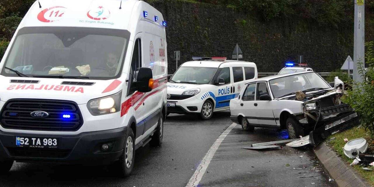 Patlayan lastik kazaya sebep oldu: 2 yaralı