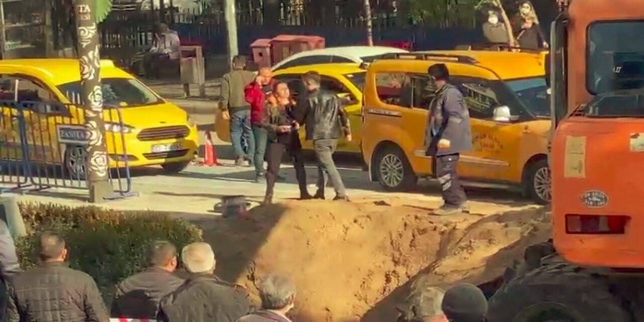 Sokak ortasında tartıştığı kadının boğazını sıktı