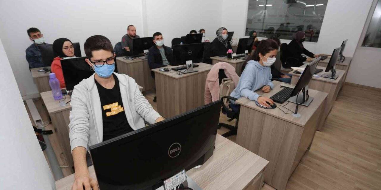 Canik’te iş garantili eğitimler başladı