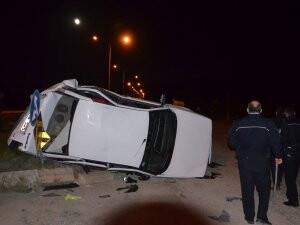 OTOMOBİL KAMYONETE ÇARPTI: İKİ YARALI