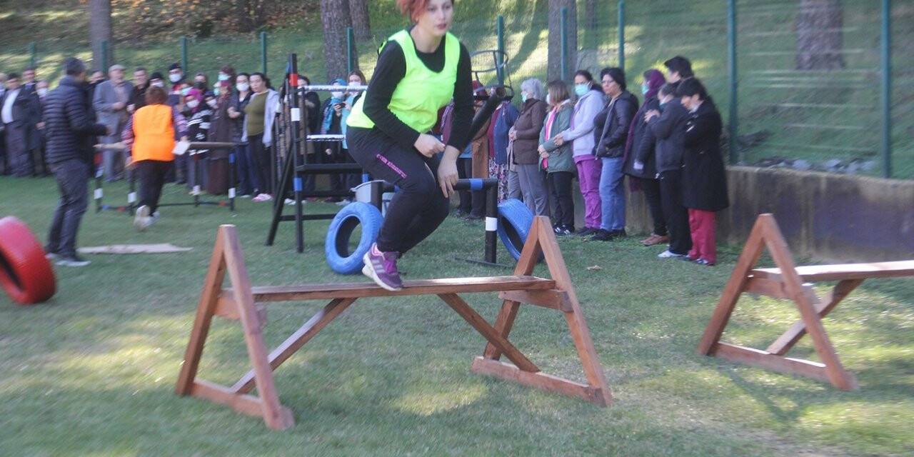 Engelli öğrenciler Acun Ilıcalı’ya meydan okuyup, kendisini Kula’ya davet etti