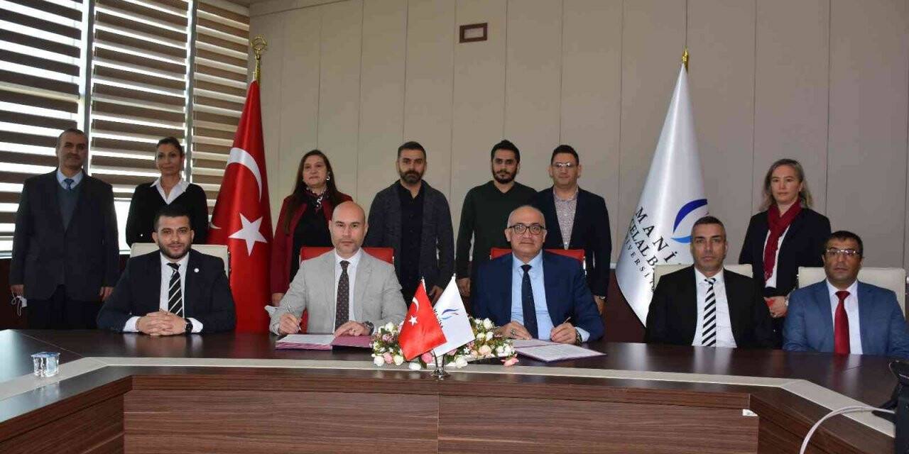 Manisa FK ile Manisa CBÜ arasında işbirliği protokolü