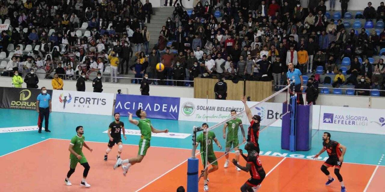 Efeler Ligi: Bingöl Solhan Spor: 0 - Ziraat Bankkart: 3