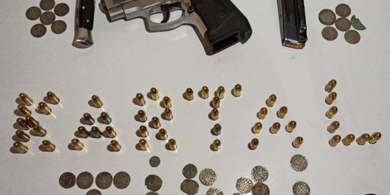 Otomobilden 46 adet sikke çıktı