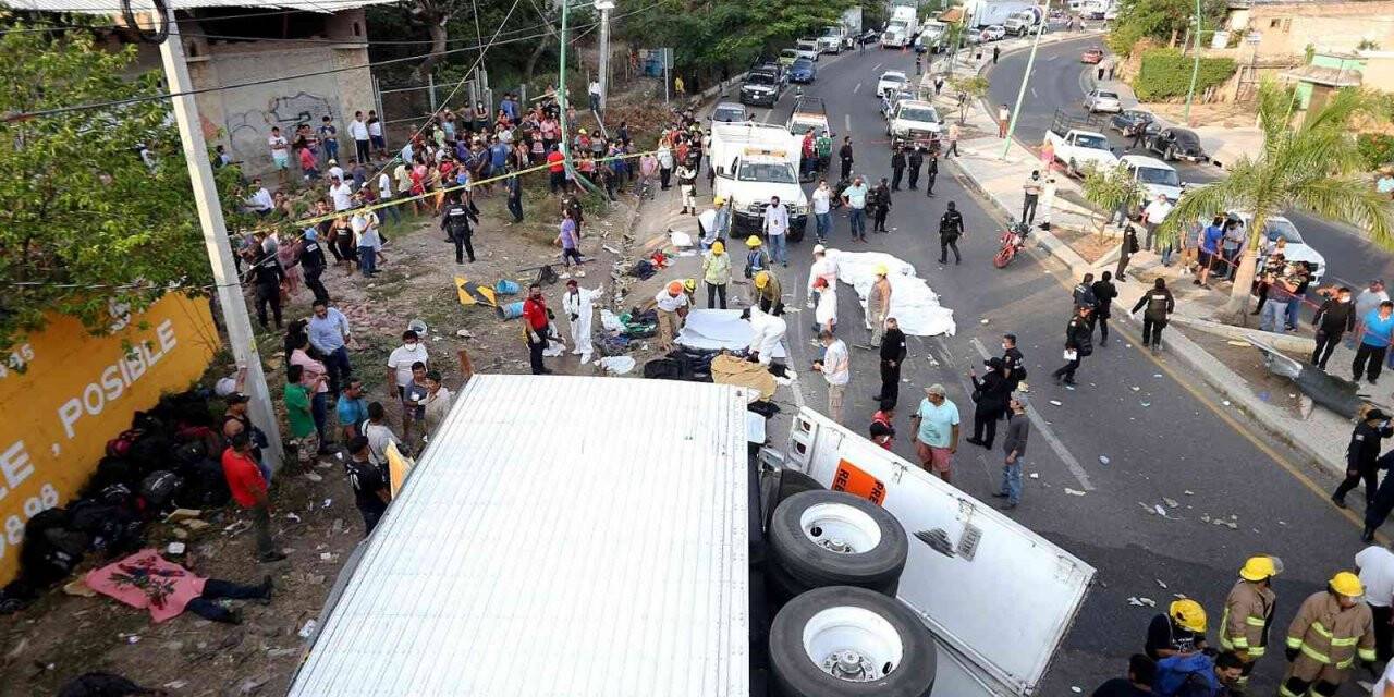 Meksika’da göçmenleri taşıyan kamyon kaza yaptı: 54 ölü, 115 yaralı