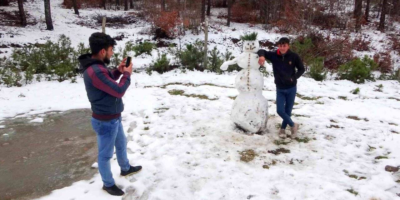 Osmaniye’de yüksek kesimler beyaza büründü