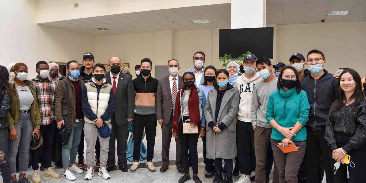 Bilecik’te 52 ülkeden bin 250’den fazla misafir öğrenciye eğitim veriliyor
