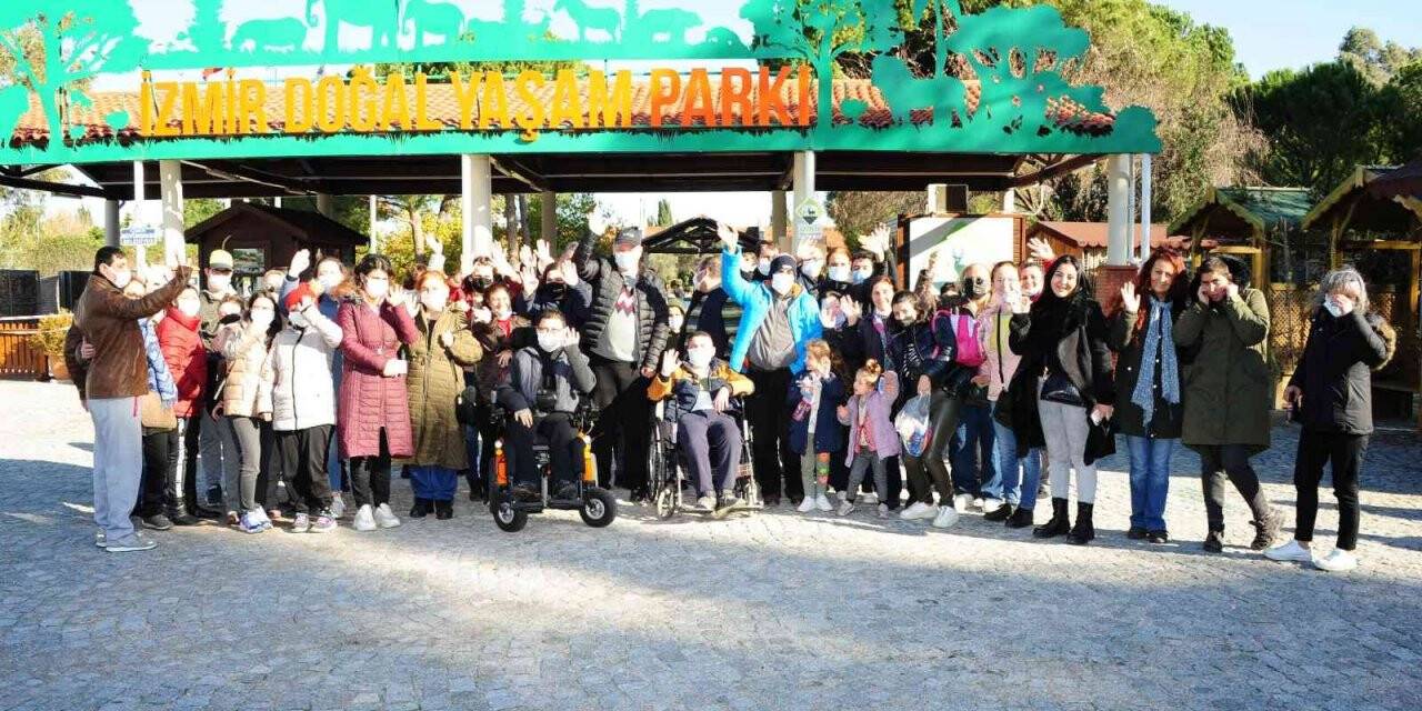 Balçovalı engelli çocuklar Doğal Yaşam Parkını gezdi