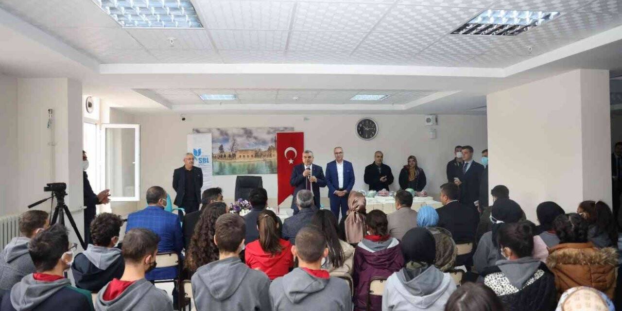 Başkan Beyazgül, öğrencilerle bir araya geldi