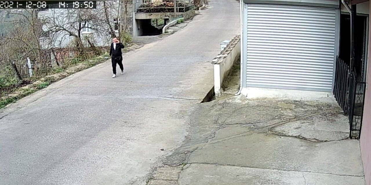 Yaşlı çifti "hakkınızda dolandırıcılıktan soruşturma var" deyip dolandırmaya kalktı