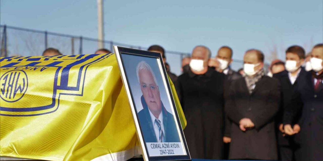 Ankaragücü’nün vefat eden Onursal Başkanı Cemal Aydın için cenaze töreni düzenlendi