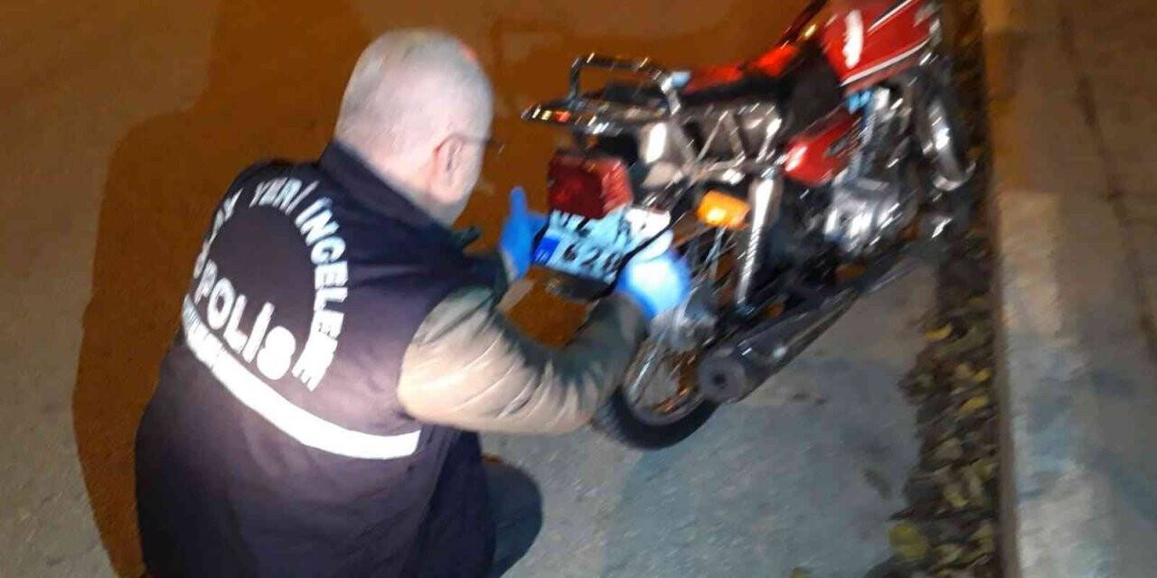 Çalıntı motosiklet terk edilmiş halde bulundu