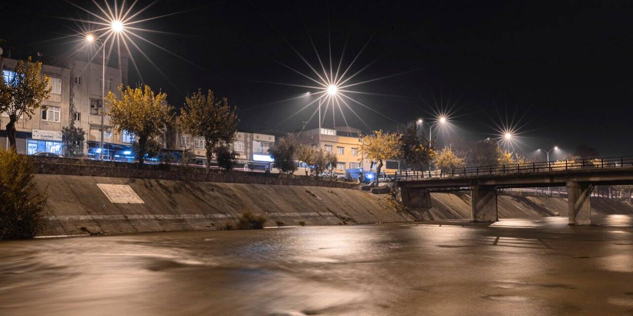 Sarıçam deresi ışıl ışıl oldu