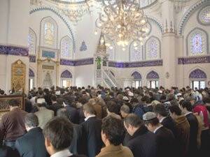 Japonya'da Cuma Namazında Soma İçin Dua Edildi