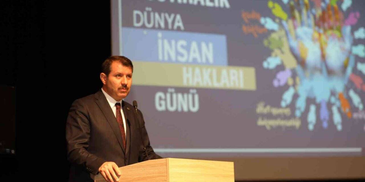 Vali Ayhan: “Devletimiz ve milletimiz insanı merkeze alan bir yönetim anlayışını tercih etmiştir”