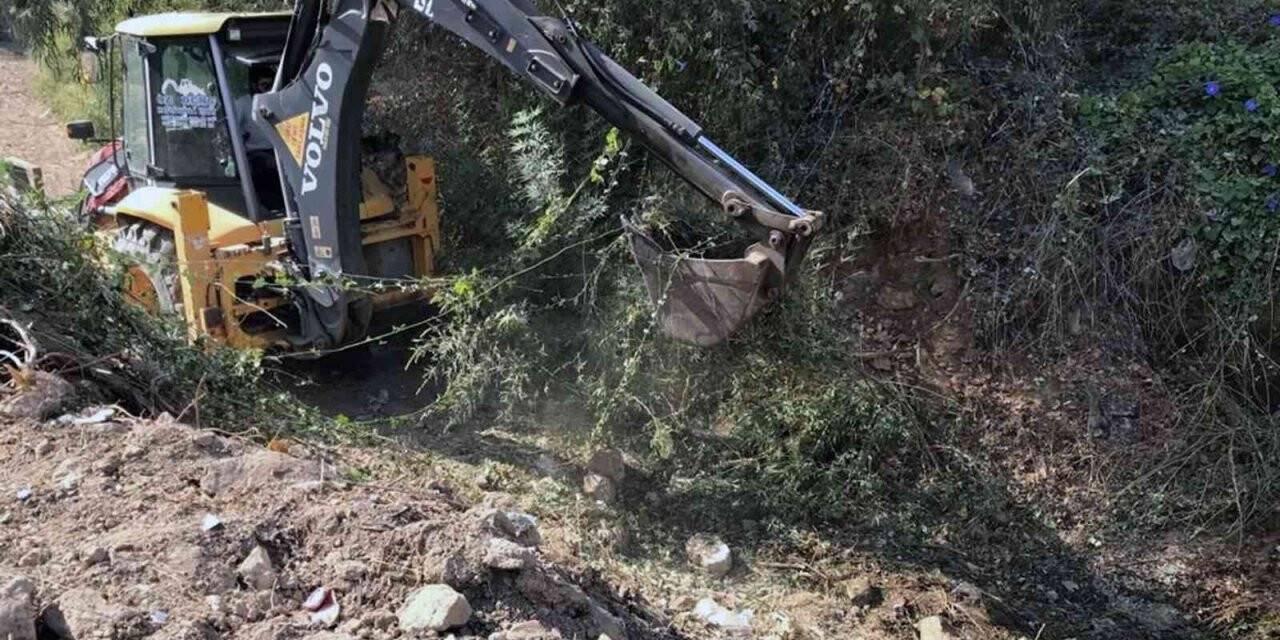 Ortaca’da dereler temizleniyor