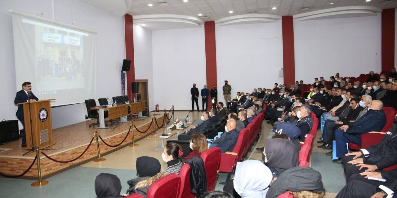 Muhtarlara, “İstişare ve Bilgilendirme Toplantısı”