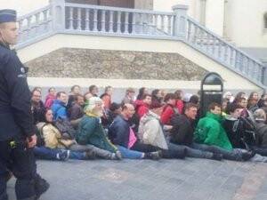 Üçü Vekil 240 Kişi Gözaltında