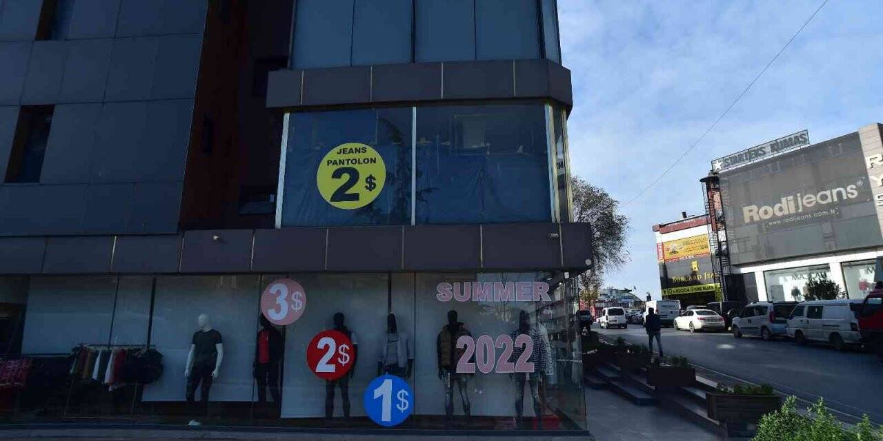 Merter tekstil piyasasında etiketler dolara dönüştü