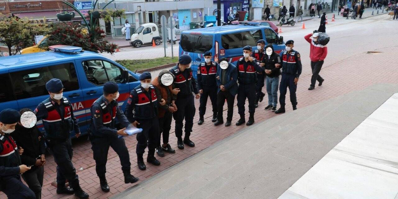 Sinop’ta evden hırsızlık yapan şahıslar yakalandı