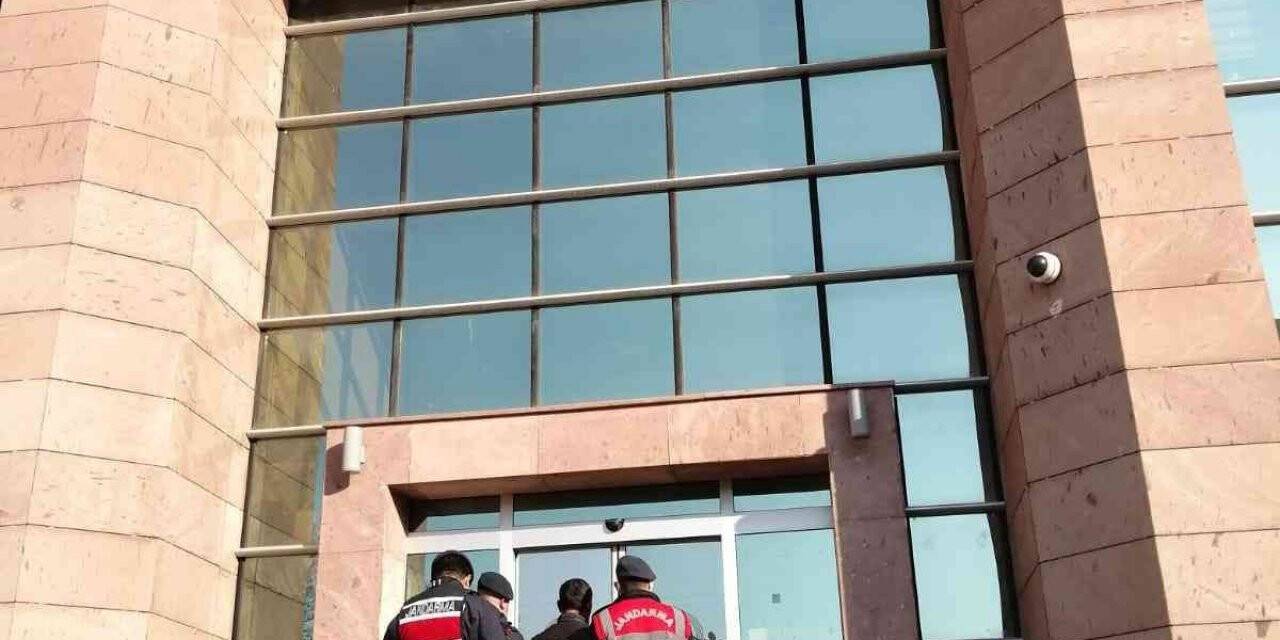 Kendisini jandarma olarak tanıtan şahıs tutuklandı