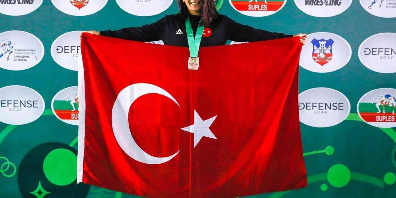 Milli güreşçi Mehlika Öztürk, Malatya İdmanyurdu’na transfer oldu
