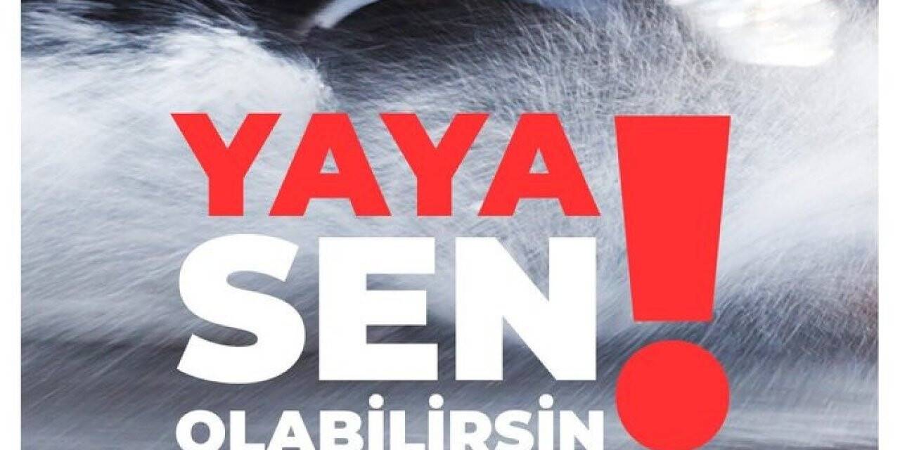 Jandarmadan sürücülere "yağışlı günlerde yayaları ıslatmayın" uyarısı