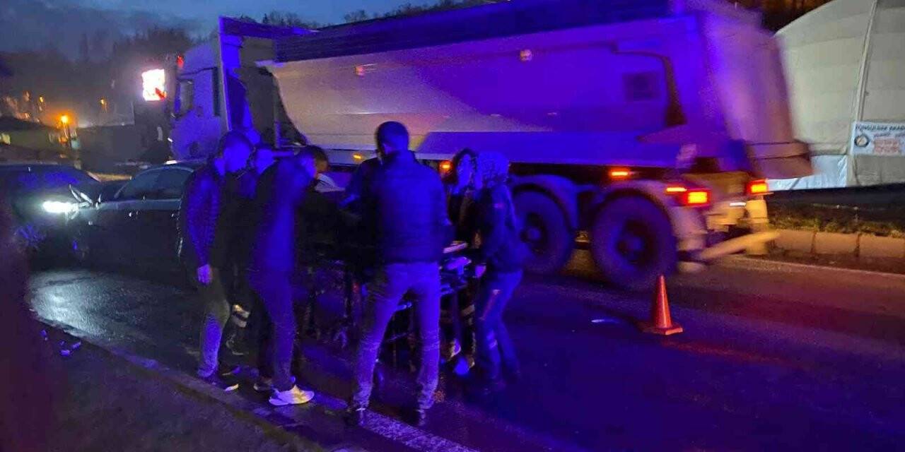 Kazaya karışan araca çarptı, yaralandı