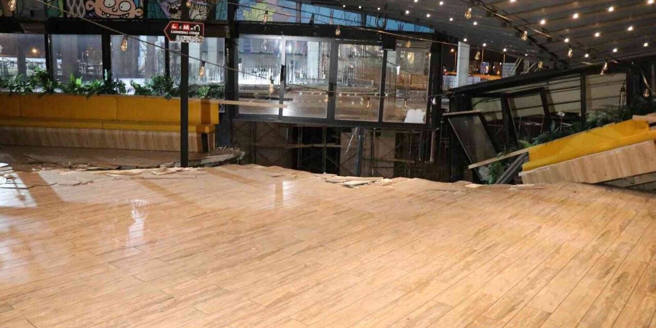14 Burda AVM’de bulunan kafe çöktü