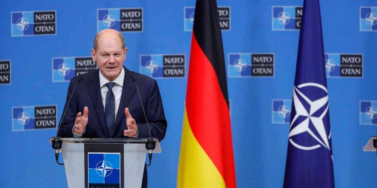 Almanya Başbakanı Scholz, NATO’yu ziyaret etti