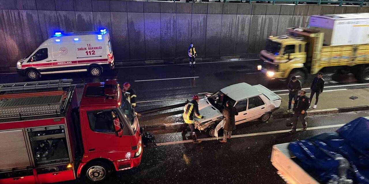İki otomobil kaza yaptı: 3 yaralı