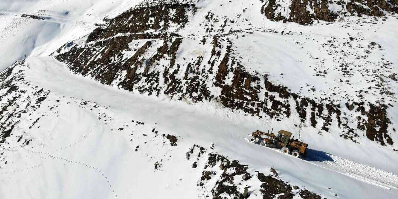 Muş’ta 31 yerleşim yeri ulaşıma açıldı