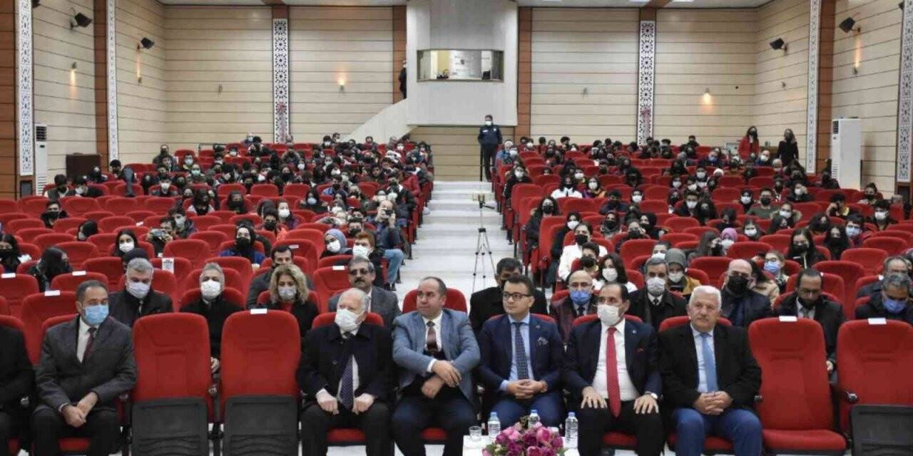 Erzincan’da Demokrasi ve İnsan Hakları Günü kutlandı