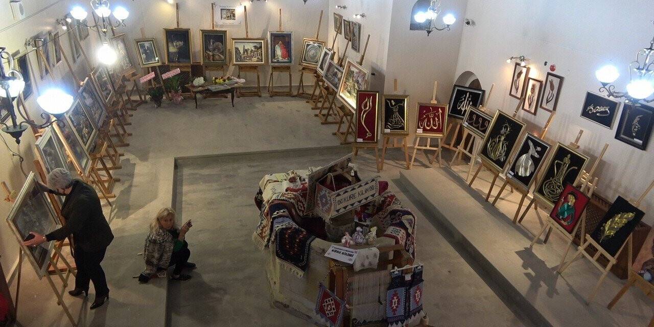 Kadınların cephedeki eşlerine duydukları özlemi anlattıkları taş baskı sanatı, gün yüzüne çıkartıldı