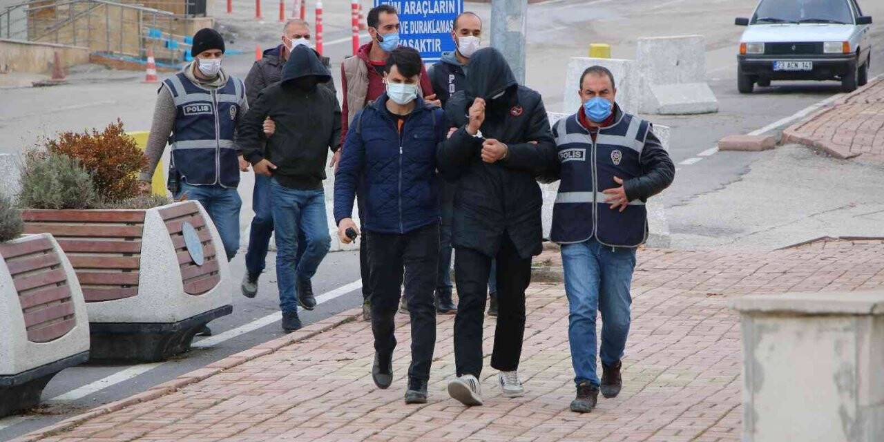 55 suç kaydından aranan 3 şüpheli polis ekipleri tarafından yakalandı