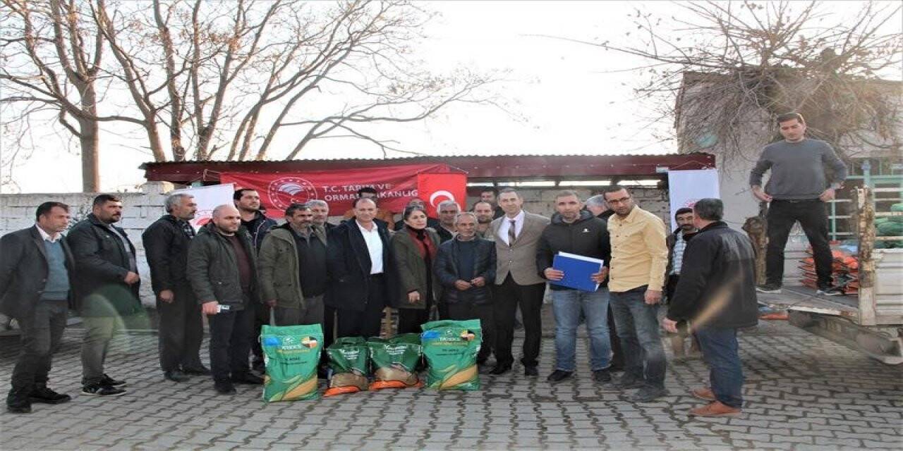 Iğdır’da mera ıslahından dolayı çiftçilere yem tohumu desteği