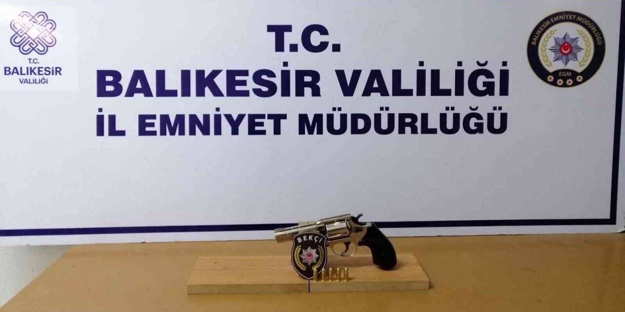 Balıkesir’de yakalanan 43 şüpheliden 14’ü tutuklandı