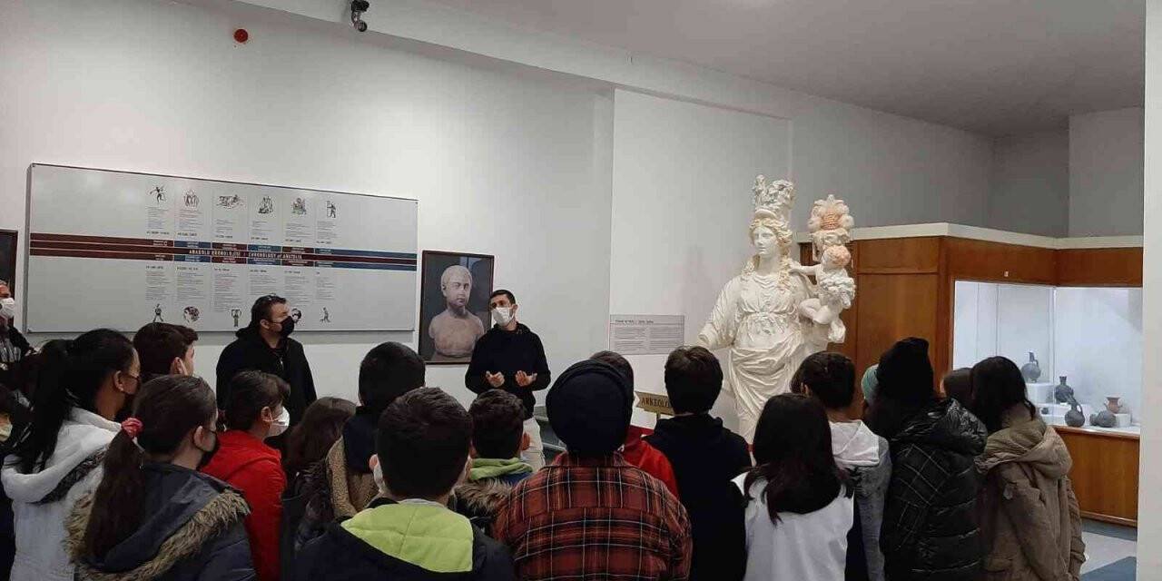 Ortaokul öğrencileri müzeyi ziyaret etti