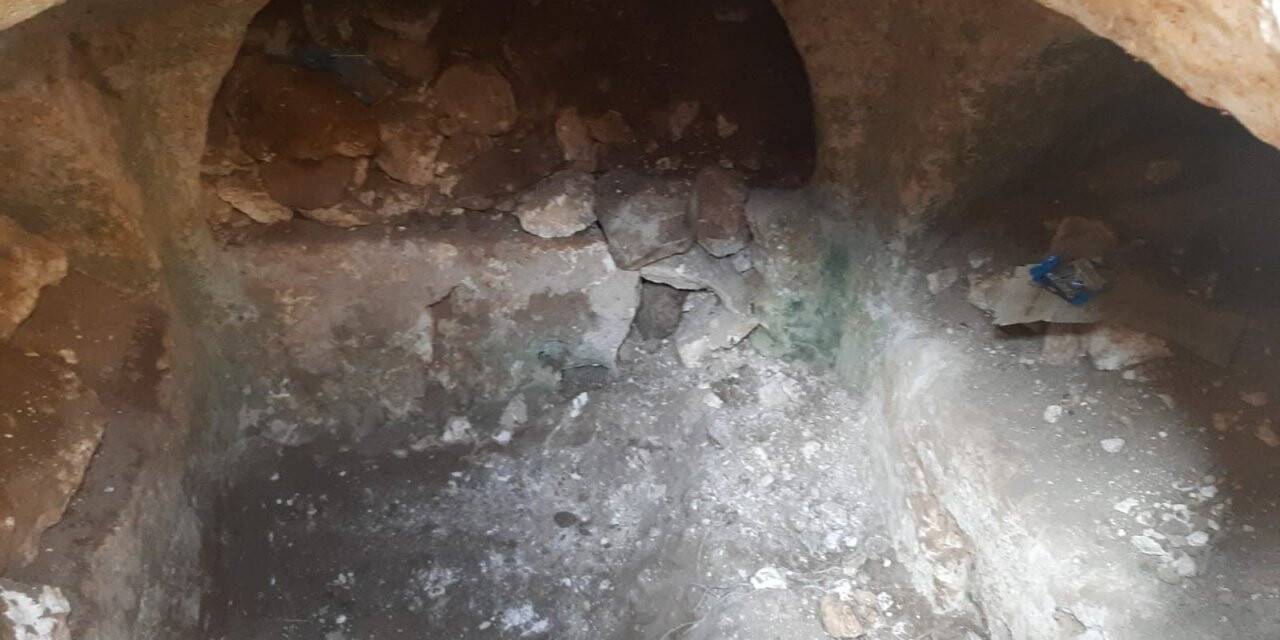 Arkosolium kaya mezarı kazan definecilere suçüstü