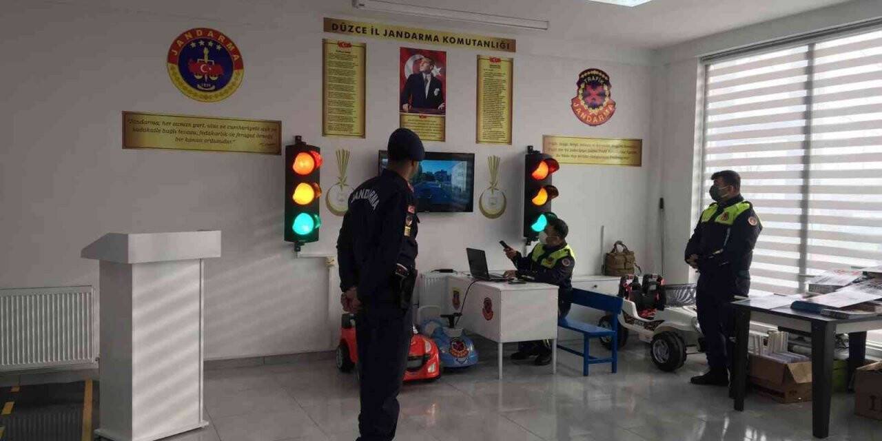 Jandarma uygulamalı trafik eğitimlerine başladı