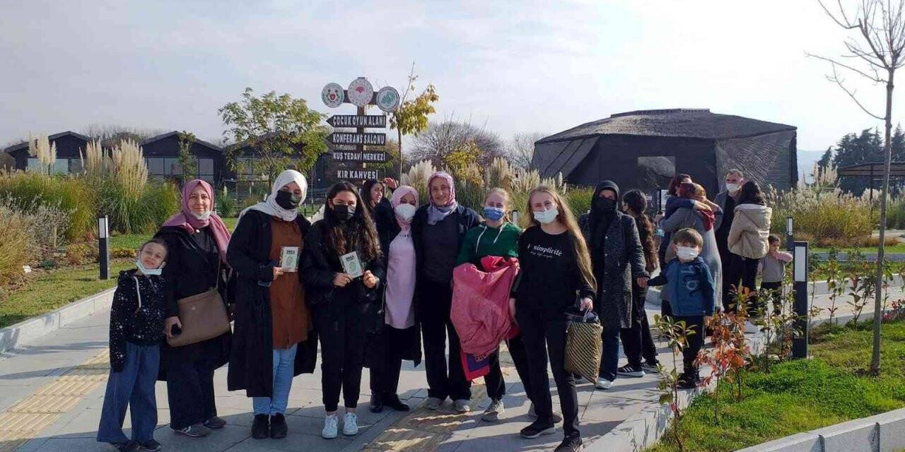 Öğretmenleriyle 4 yıl sonra Kuş Oteli’nde buluştular