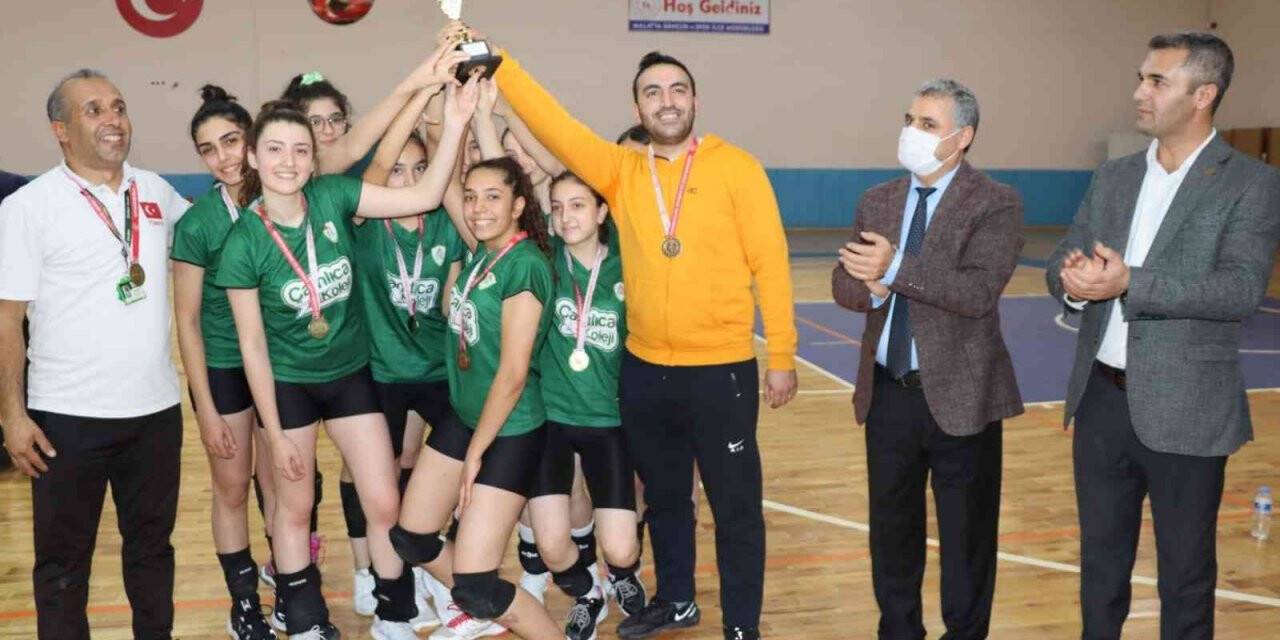 Voleybol il şampiyonası maçları sona erdi