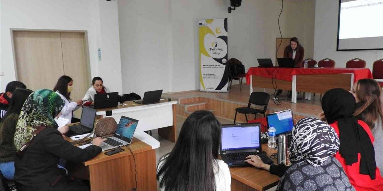 “eTwinning” projesi ilçelerle buluşuyor