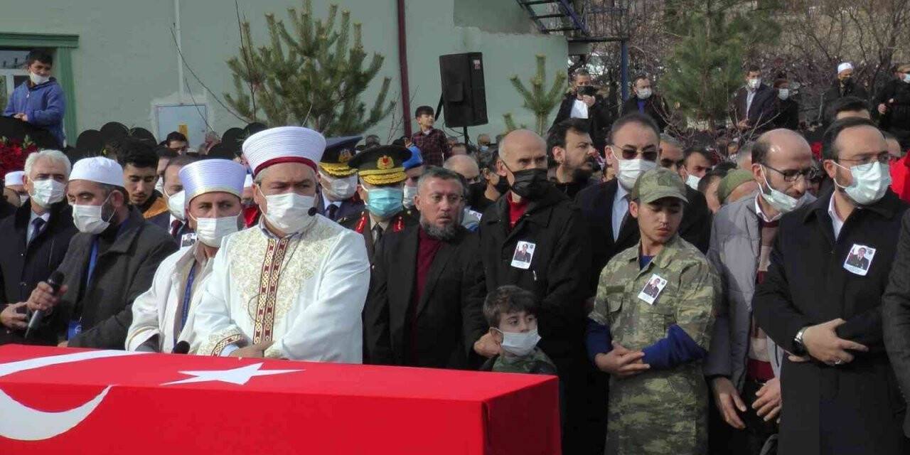 Şehit Aksöz son yolculuğuna uğurlandı