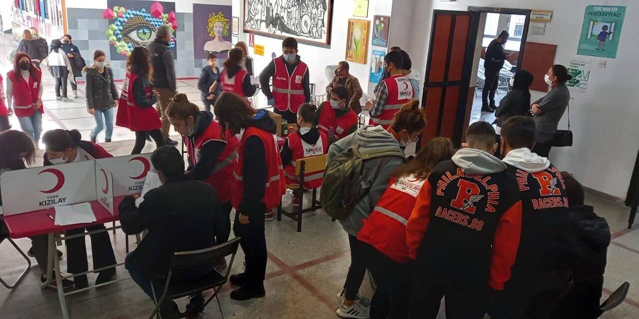 Eğitim camiasından kan bağışı desteği