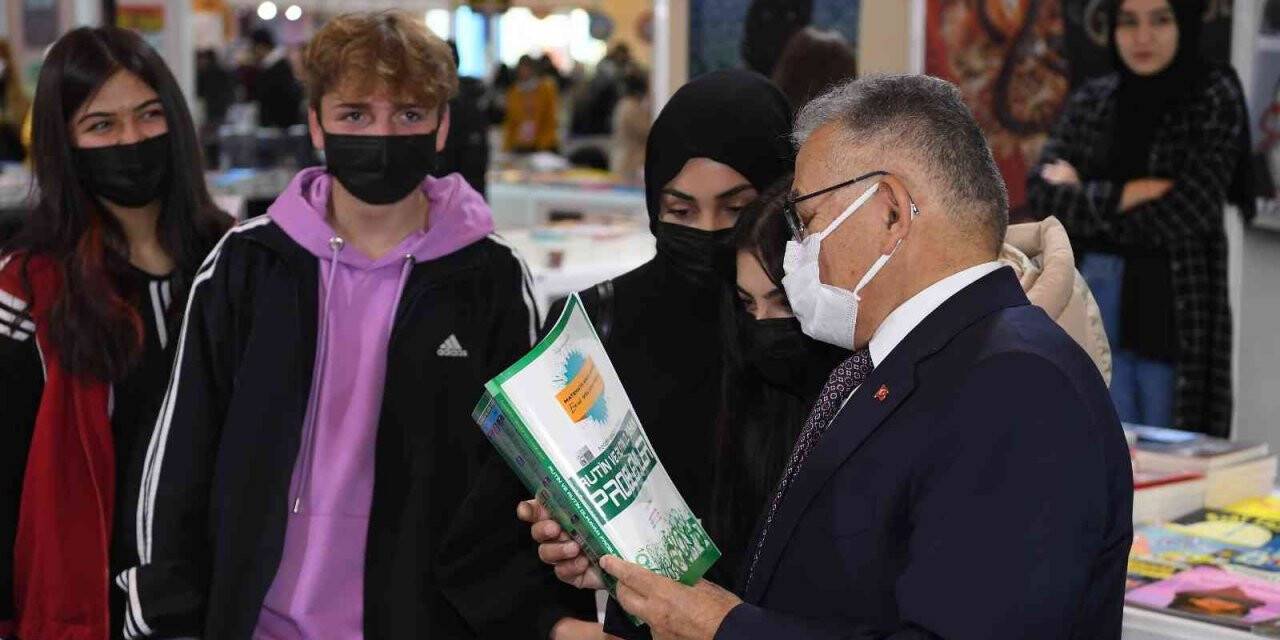 Başkan Büyükkılıç, Kitap Fuarı’ndan çağrıda bulundu