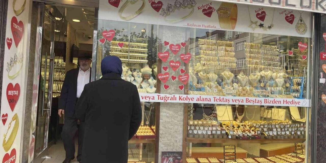 Güngören’de kuyumcu, silahlı soygunculara böyle direndi