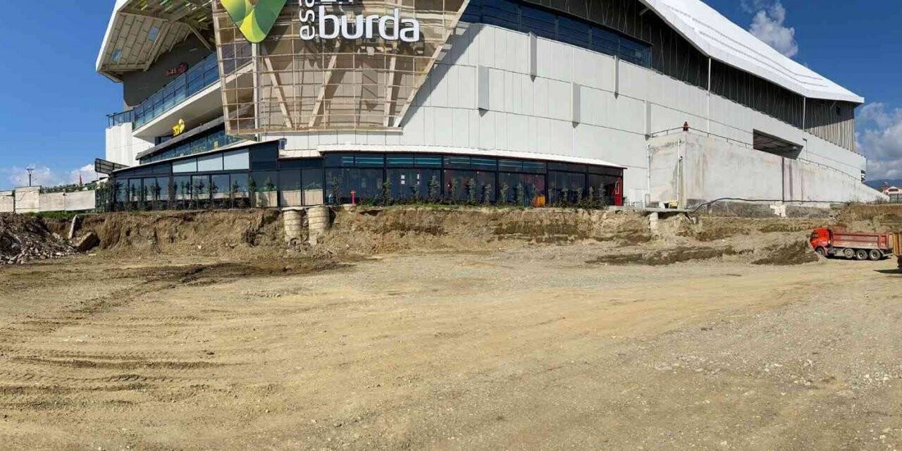 14 Burda AVM’nin çöken kafeteryasının kaçak olduğu iddia edildi