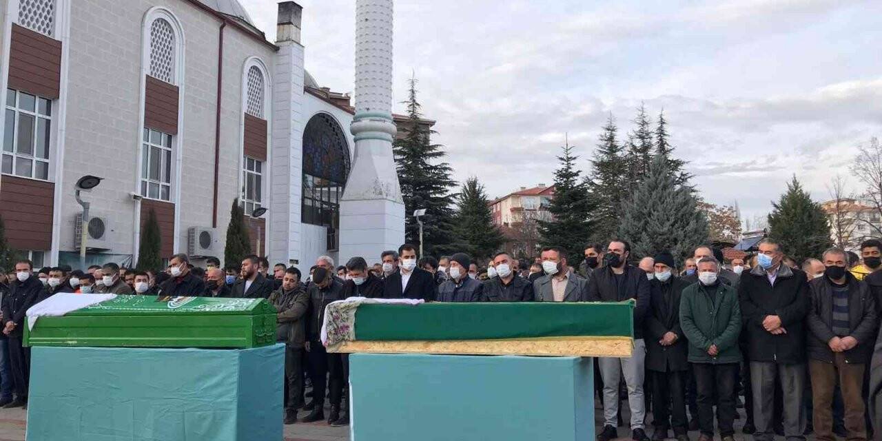 Ankara’daki trafik kazasında hayatını kaybedenler son yolculuğuna uğurlandı